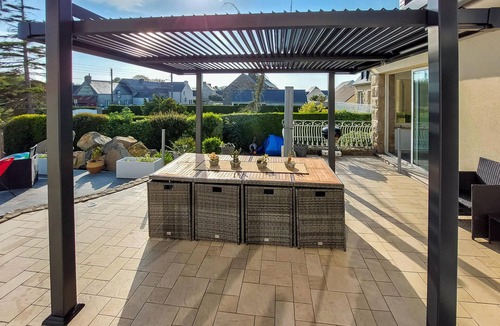La Fresnais House | Spend an unforgettable vacation in this welcoming and comfortable vacation home with pool.