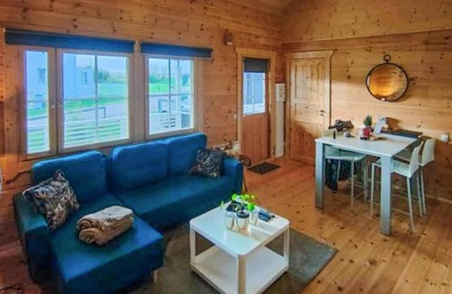 Bourbourg House | Spend an unforgettable vacation in this charming chalet.