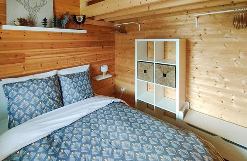 Bourbourg House | Spend an unforgettable vacation in this charming chalet.