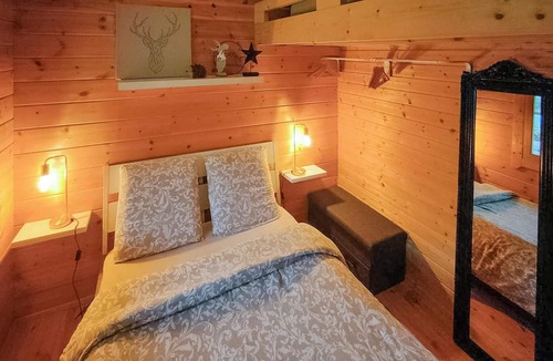 Bourbourg House | Spend an unforgettable vacation in this charming chalet.