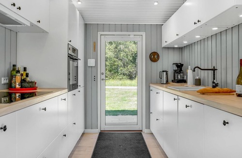 Rødhus House | Spend an unforgettable vacation with friends and family in this inviting cottage with room for 6 peo