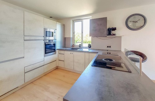 Jagée House | Spend an unforgettable vacation in this inviting vacation home with wellness.