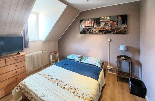 Cesson House | Spend an unforgettable vacation in this inviting cottage surrounded by beautiful nature.