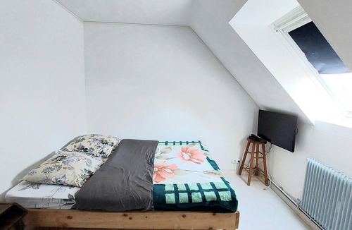 Cesson House | Spend an unforgettable vacation in this inviting cottage surrounded by beautiful nature.