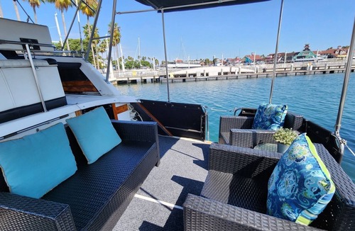 Waterfront Bed & Breakfast | Spend the Night on a Yacht!