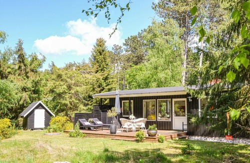 Store Fuglede House | Spend your vacation in this inviting vacation home close to the beach.