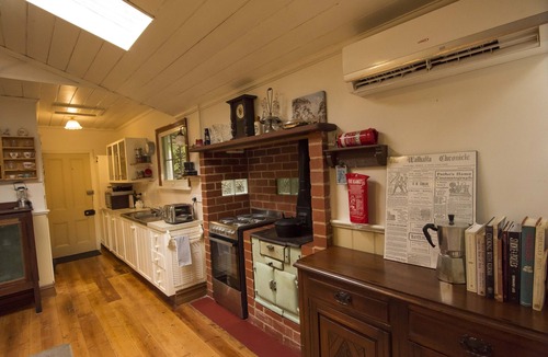 Walhalla Cottage | Spetts Cottage