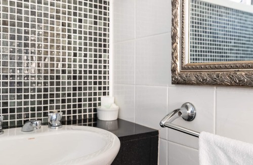 North Geelong Hotel | Sphinx Hotel Motel