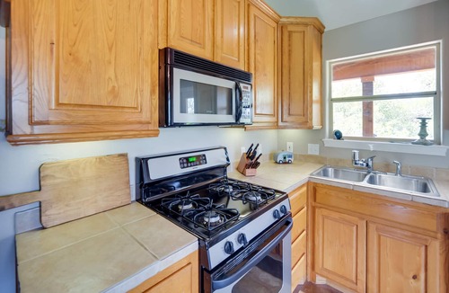 Paleface Homesteads Cabin | Spicewood Ranch Cabin w/Deck, Barn Access!