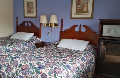 Shelbyville Hotel | Spillway Motel