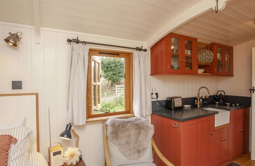 Dorchester Cottage | Spindleberry Hut
