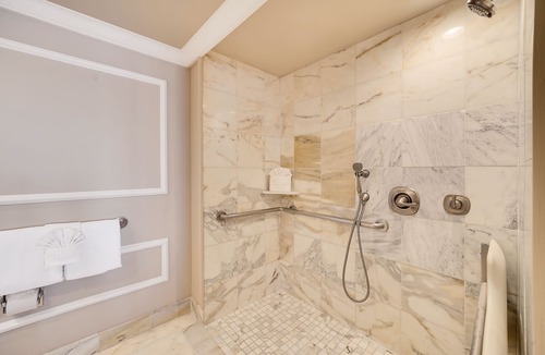 Monterey Hotel | Spindrift Inn