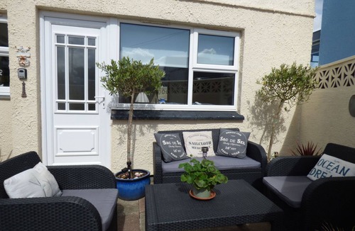 Newquay Apartment | SPINDRIFT, pet friendly, country holiday cottage in Porth