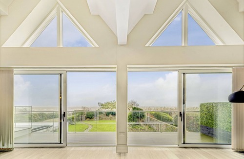 Felpham House | Spindrift - stunning beachfront residence