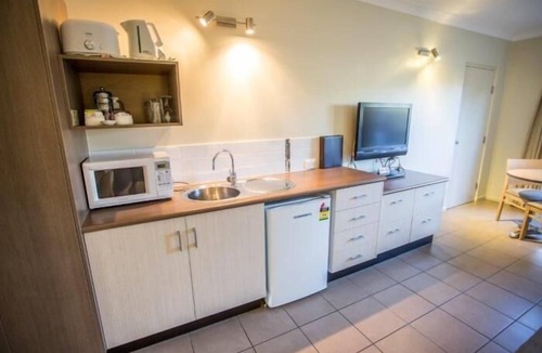 Townview Hotel | Spinifex Motel & Serviced Apartments