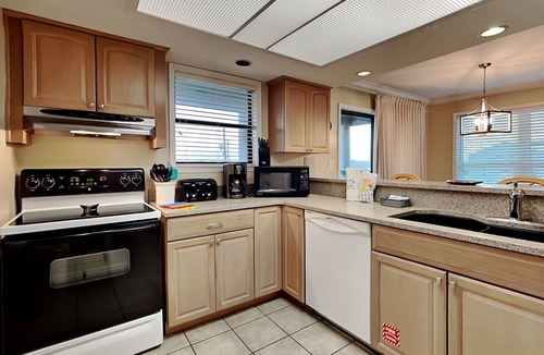 Ono Island Condo | Spinnaker #2A by Southern Vacation Rentals