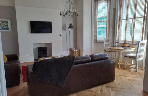 Tenby Apartment | Spinnaker - Self Catering Apartment, Tenby