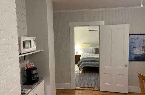 Phippsburg House | Spinneys Guesthouse & Beach Cottages