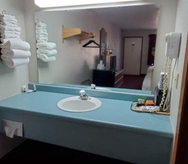 Branson Hotel | Spinning Wheel Inn