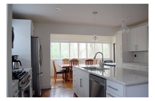 Tafton House | Spinnler Point Lake House short walk to Lake Wallenpaupack with Boat Slip