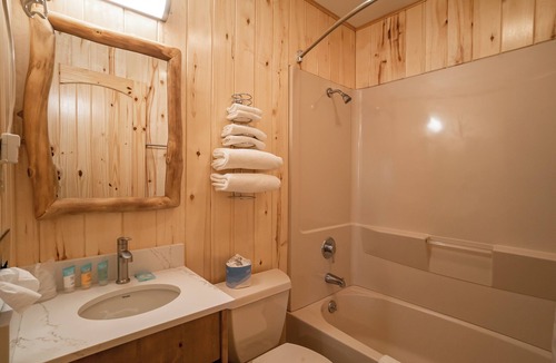 Grand Lake Hotel | Spirit Lake Lodge