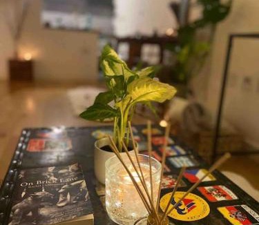 Spitalfields Apartment | Spitalfields Market Penthouse Flat with balcony