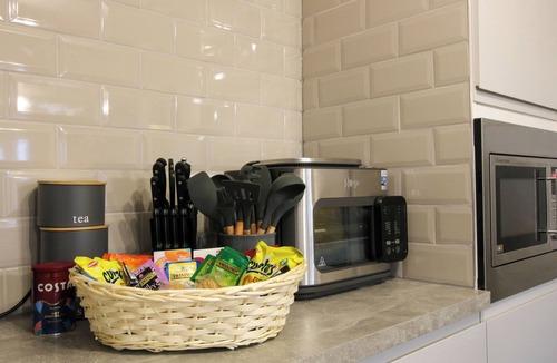 Sugnall Cottage | Spitfire Lodge