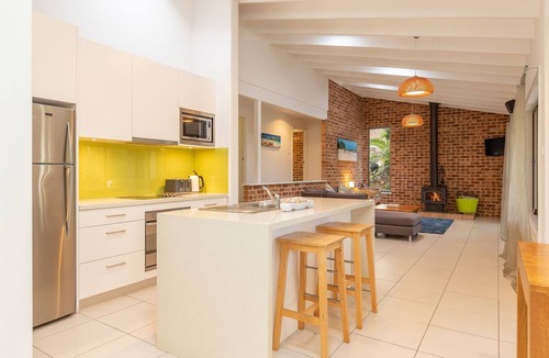 Elizabeth Beach House | Splash @ Elizabeth Beach