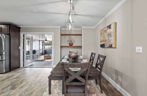 Southside House | Splash Haven | Team Joseph Ellen