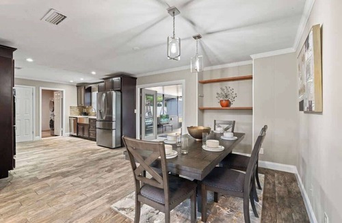 Southside House | Splash Haven | Team Joseph Ellen