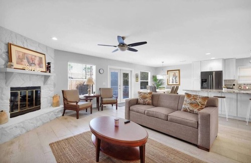 Del Rio House | ~Splash Hill Haven Sleeps 10 Pool & Spa~