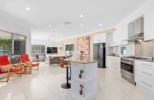 Kingscliff House | Splash House at Kingscliff - Pet Friendly with Pool