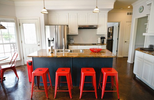 Johnson City House | Splash into Spring in the TX Hill Country Getaway-Private POOL Spring Break!