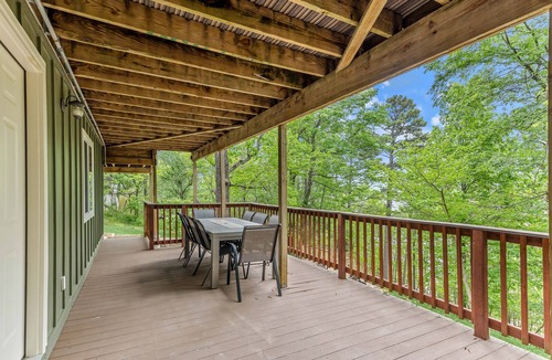 Beaver Shores House | Splash Landing: Lakefront Luxury with Hot Tub & Firepit
