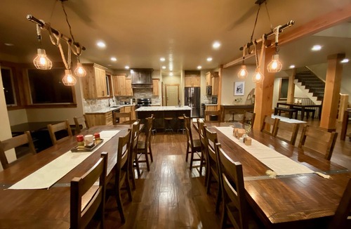 Garden City Cabin | Splash Pad! Spectacular Lake View!