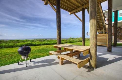 Port Bolivar House | Splash Spacious 3BD 3bath Beachfront! Steps to Beach!