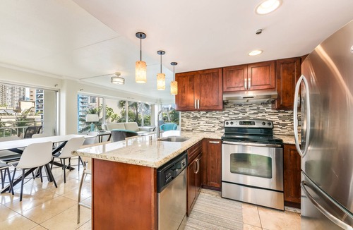 Waikiki Condo | Splendid 2BD w/One FREE Parking