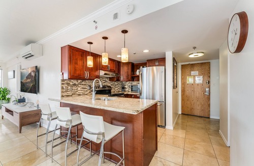 Waikiki Condo | Splendid 2BD w/One FREE Parking