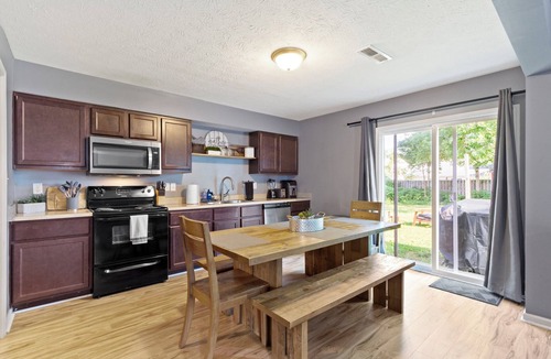 Wayne House | Splendid 4 Bed/2.5 Bath- Near Speedway