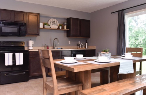 Wayne House | ❤️Splendid 4 BEDROOM in updated home-Sleeps 12❤️