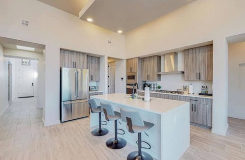 North Valley House | Splendid Balloon Fiesta House w/Hot Tub