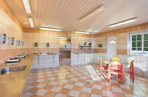 Udsholt House | Splendid cabin in camping resort