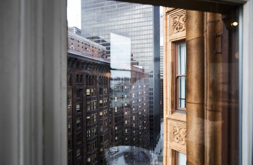 The Loop Apartment | Splendid Corner 3BR in the Loop | City Views