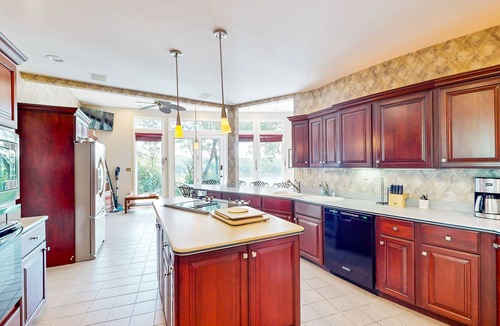 Parole House | Splendid home w/private pool, fire pit, several decks & balconies