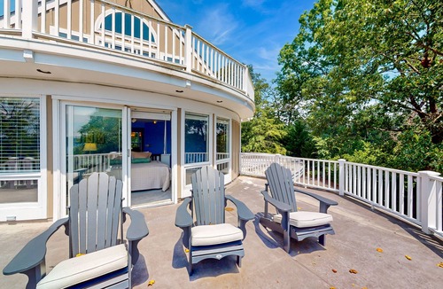 Parole House | Splendid home w/private pool, fire pit, several decks & balconies