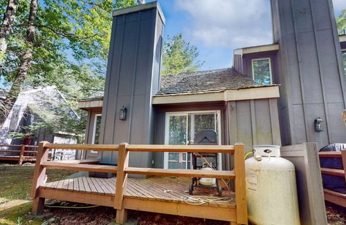 White Haven House | Splendid home with deck, W/D & free WIFI