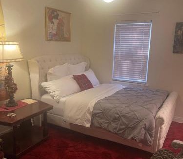 Airport Township House | Splendid Room in House 10 mins to Airport