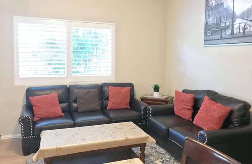 Mid-Wilshire House | Splendid Spacious Stay in Miracle Mile District