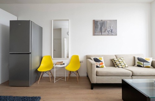 Smethwick Apartment | Splendid stay in West Bromwich