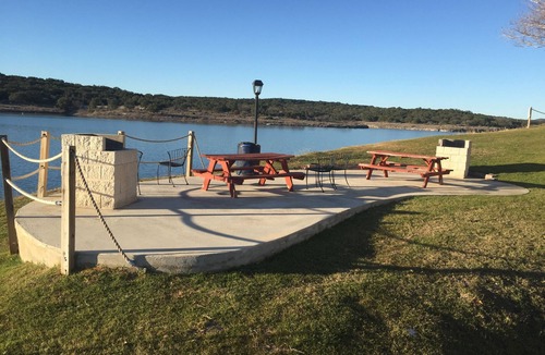 Highland Lake Estates Condo | Splendid, Tastful, And Fully Furnished Condo On Lake Travis Island Villa!